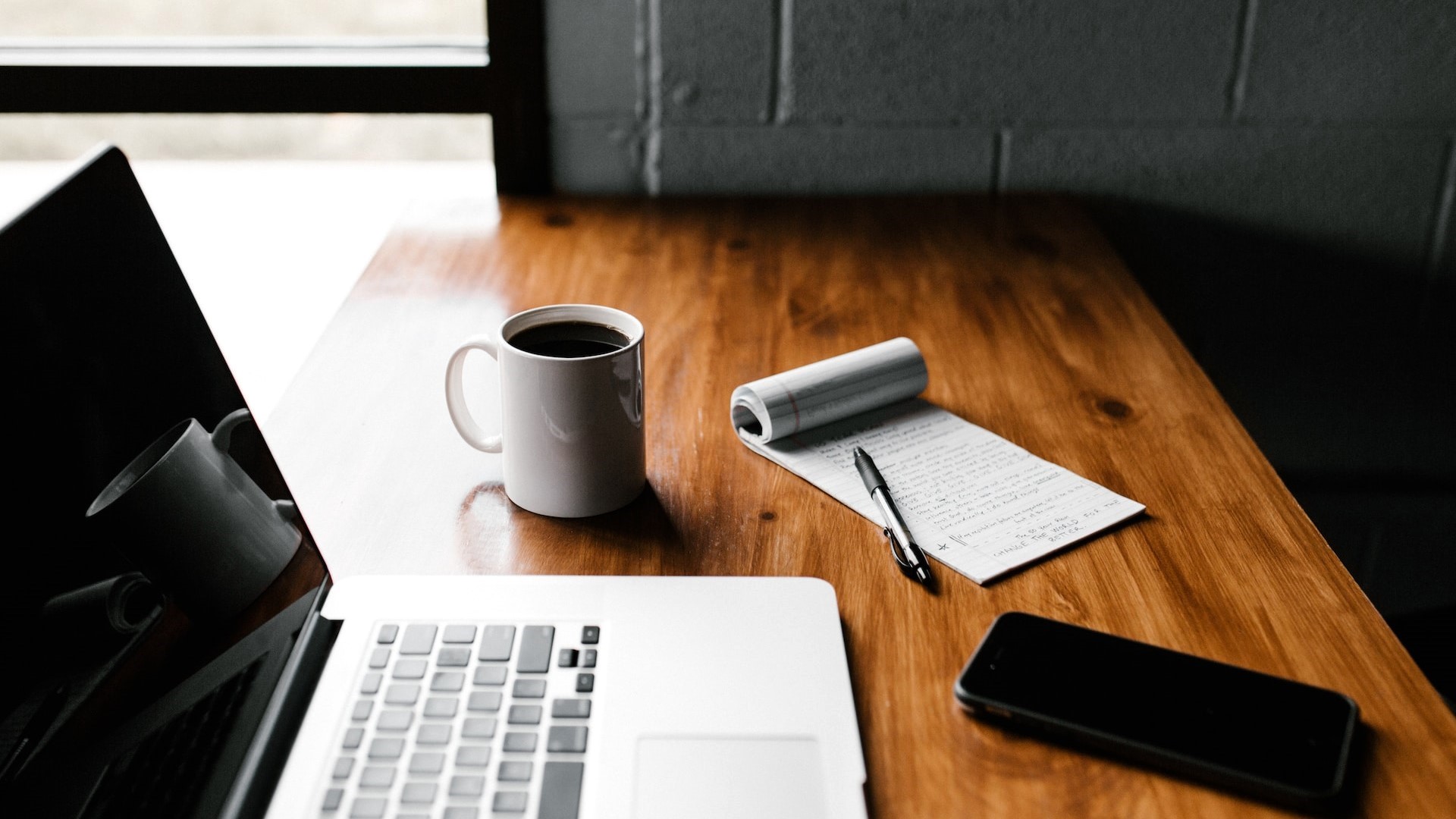 andrew-neel-cckf4TsHAuw-unsplash