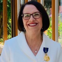 Dr Lyndall White
