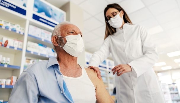 Article feature image - pharmacist immunisation