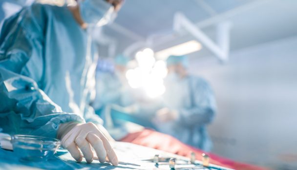 Close-up,Shot,In,Operating,Room,Of,Surgical,Table,With,Instruments,